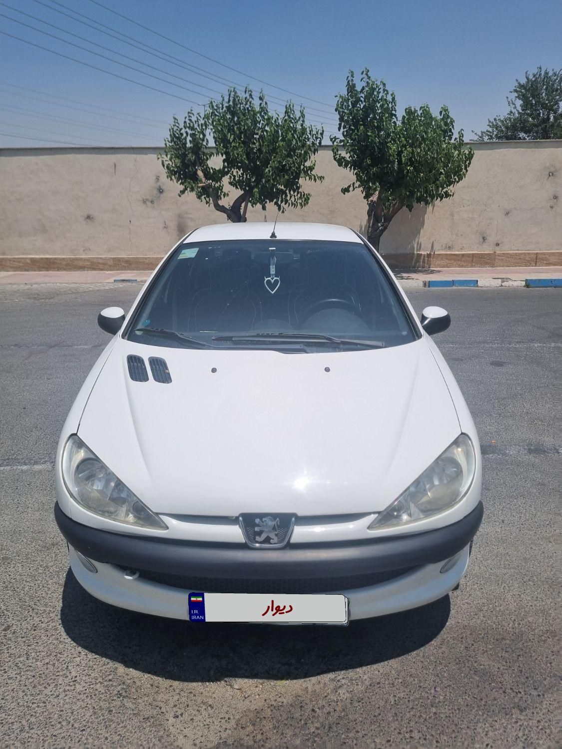 پژو ۲۰۶ صندوق دار v8 - 1393