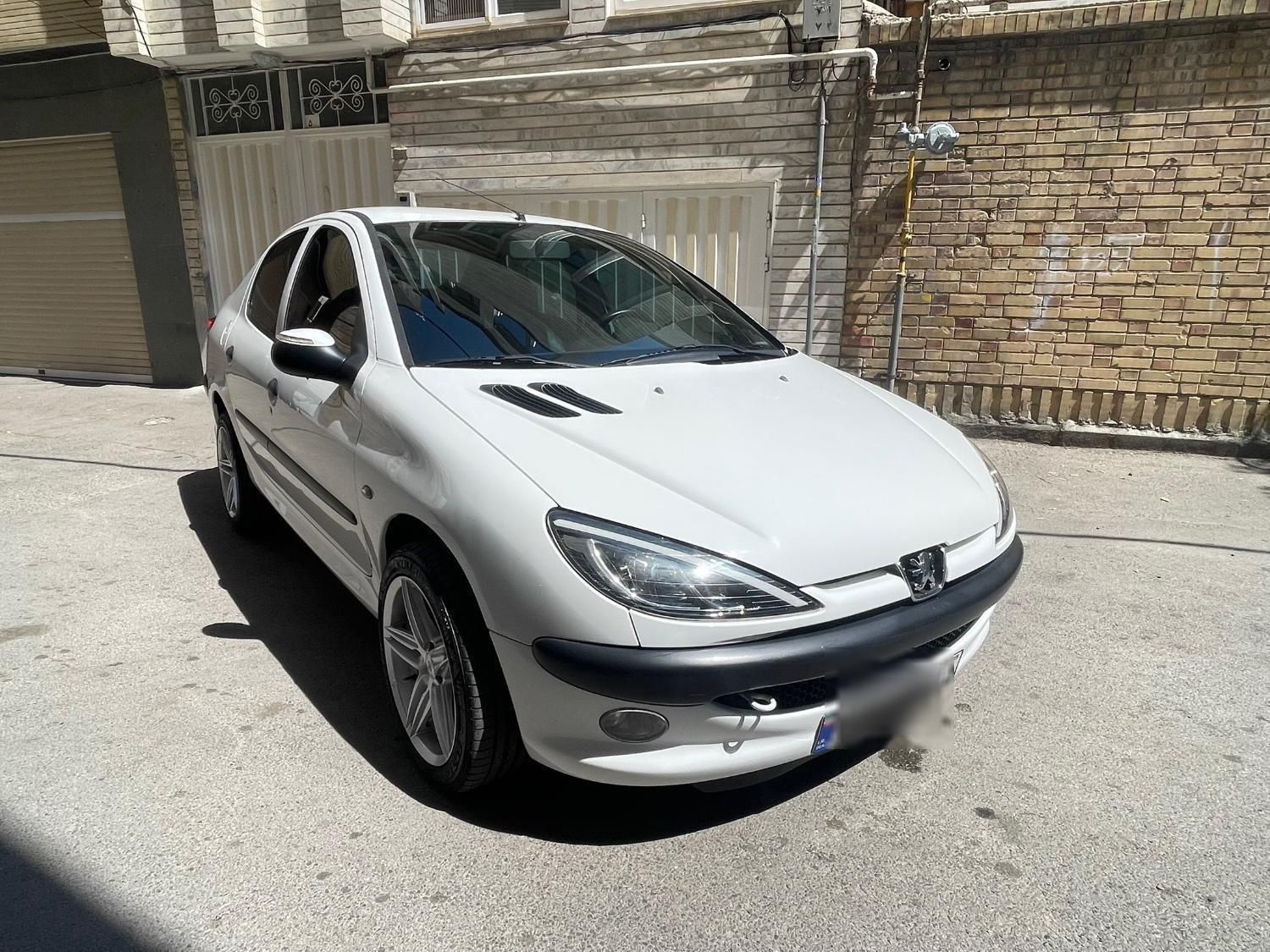 پژو ۲۰۶ صندوق دار v8 - 1394
