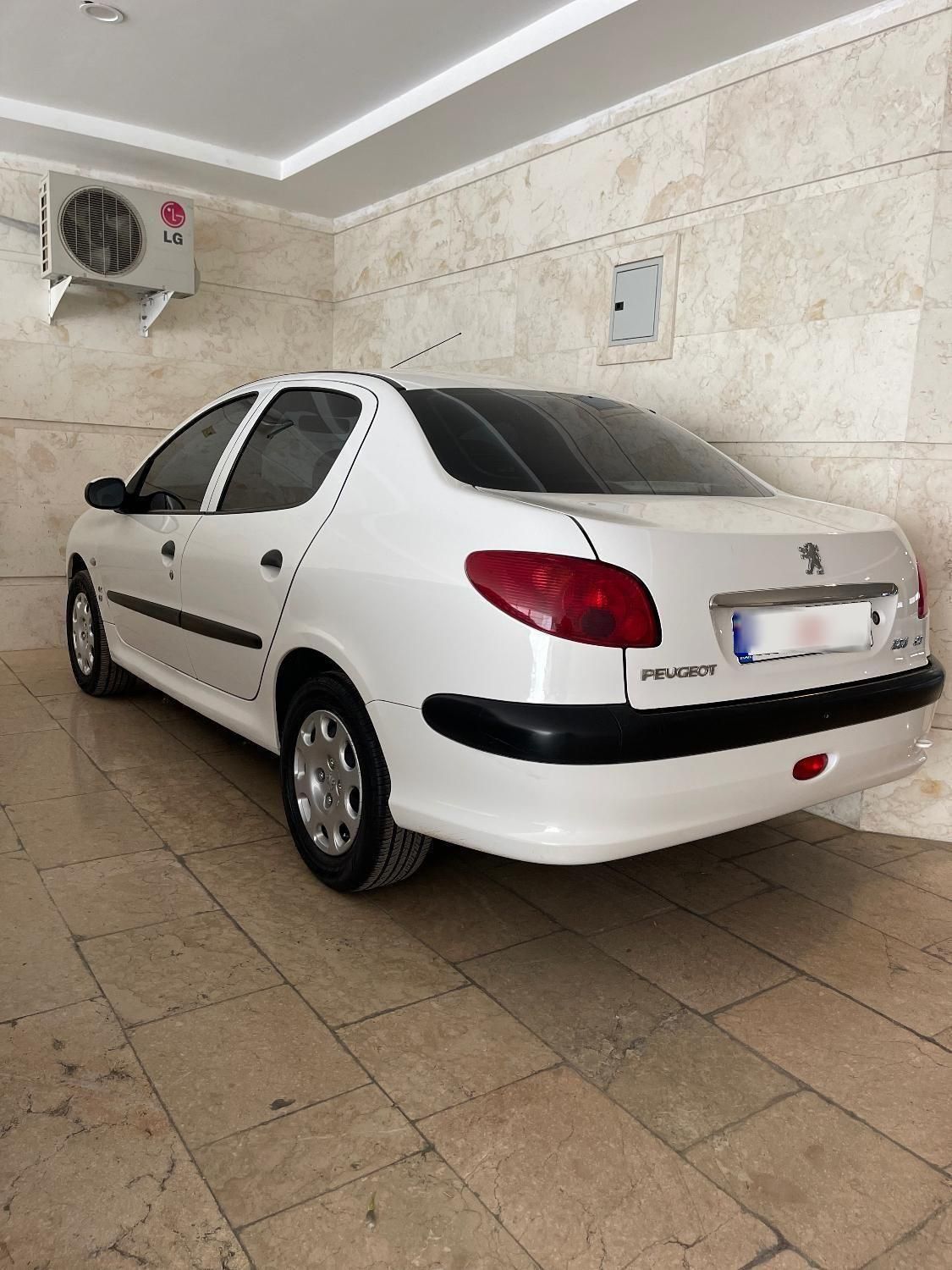 پژو ۲۰۶ صندوق دار v8 - 1398