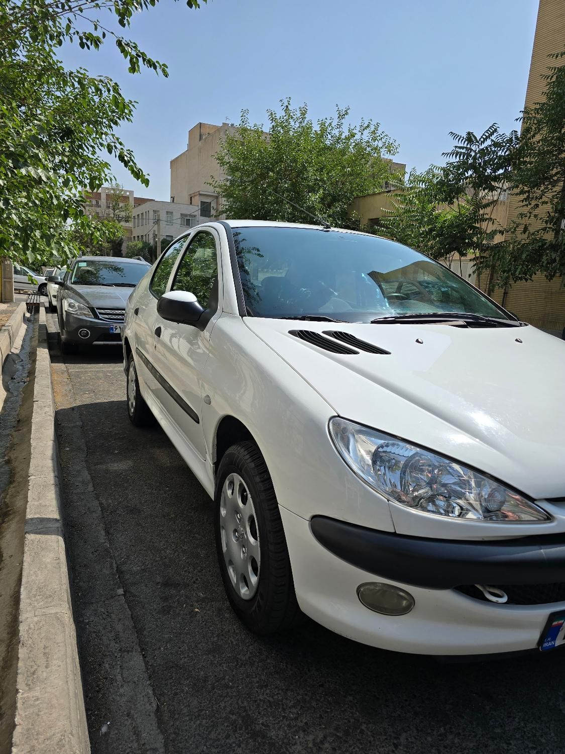 پژو ۲۰۶ صندوق دار v8 - 1398