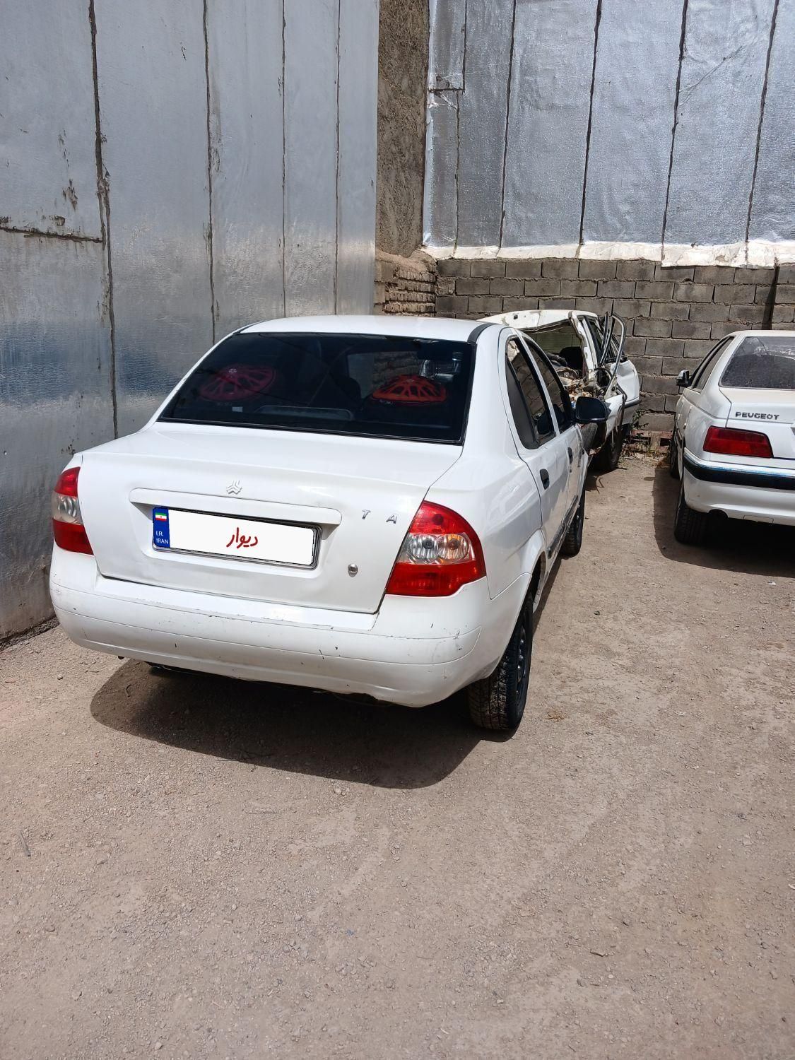 تیبا صندوق دار LX - 1390