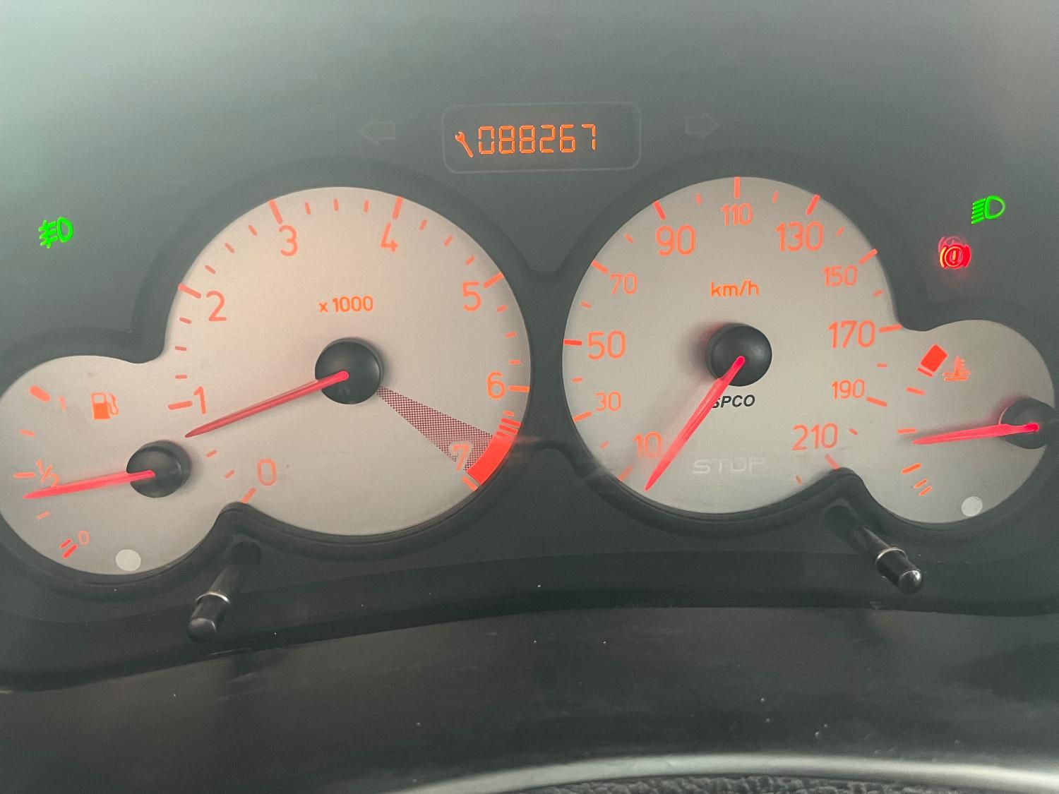 پژو ۲۰۶ صندوق دار v8 - 1398