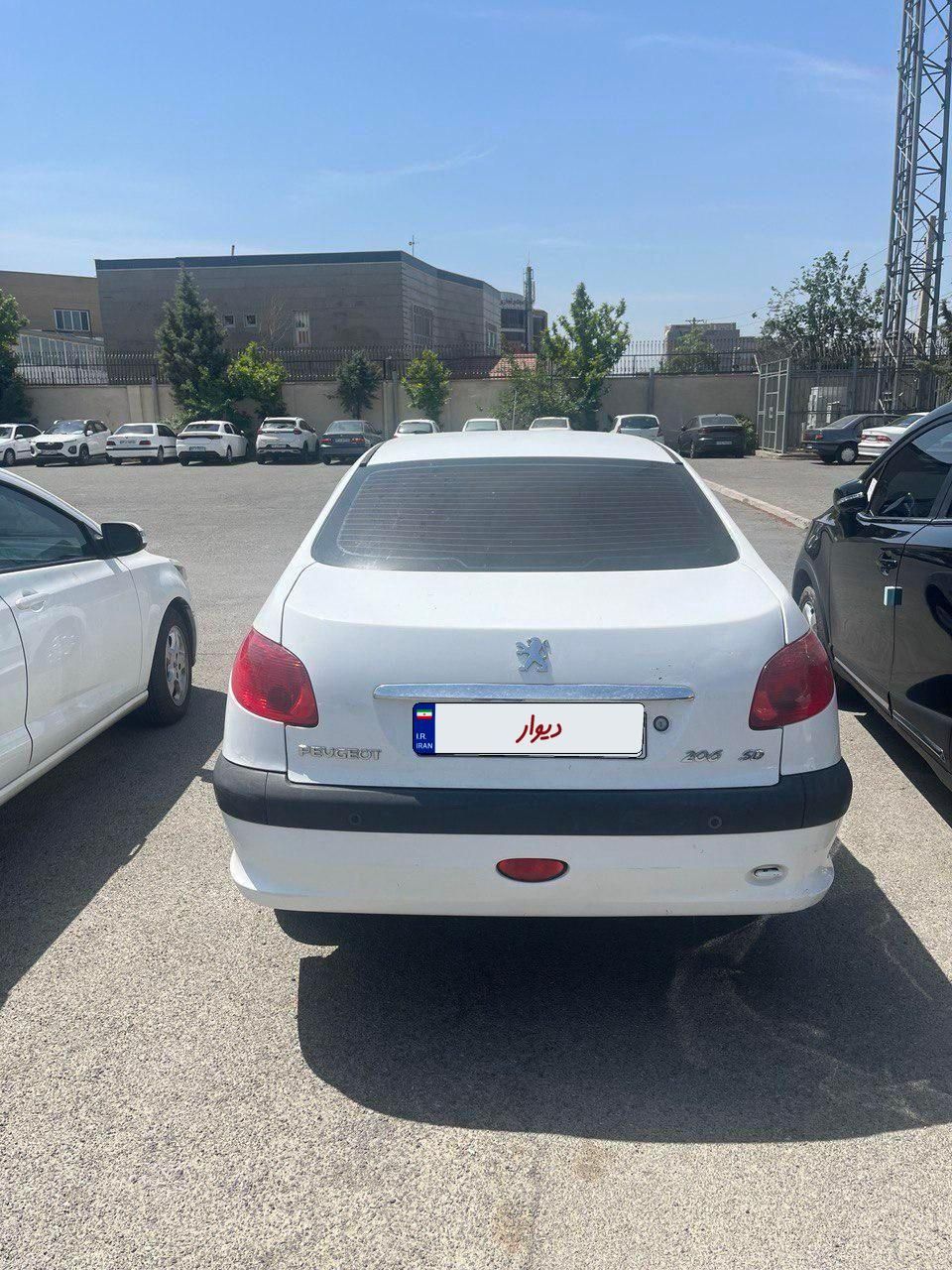 پژو ۲۰۶ صندوق دار v8 - 1396