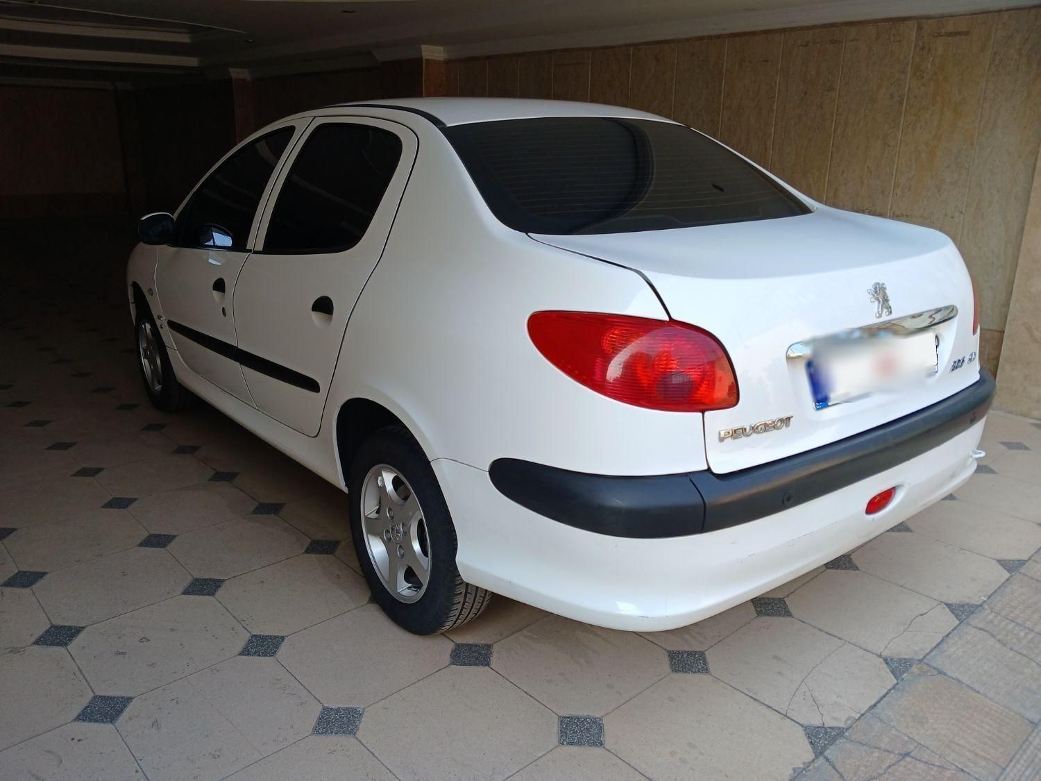 پژو ۲۰۶ صندوق دار v8 - 1397