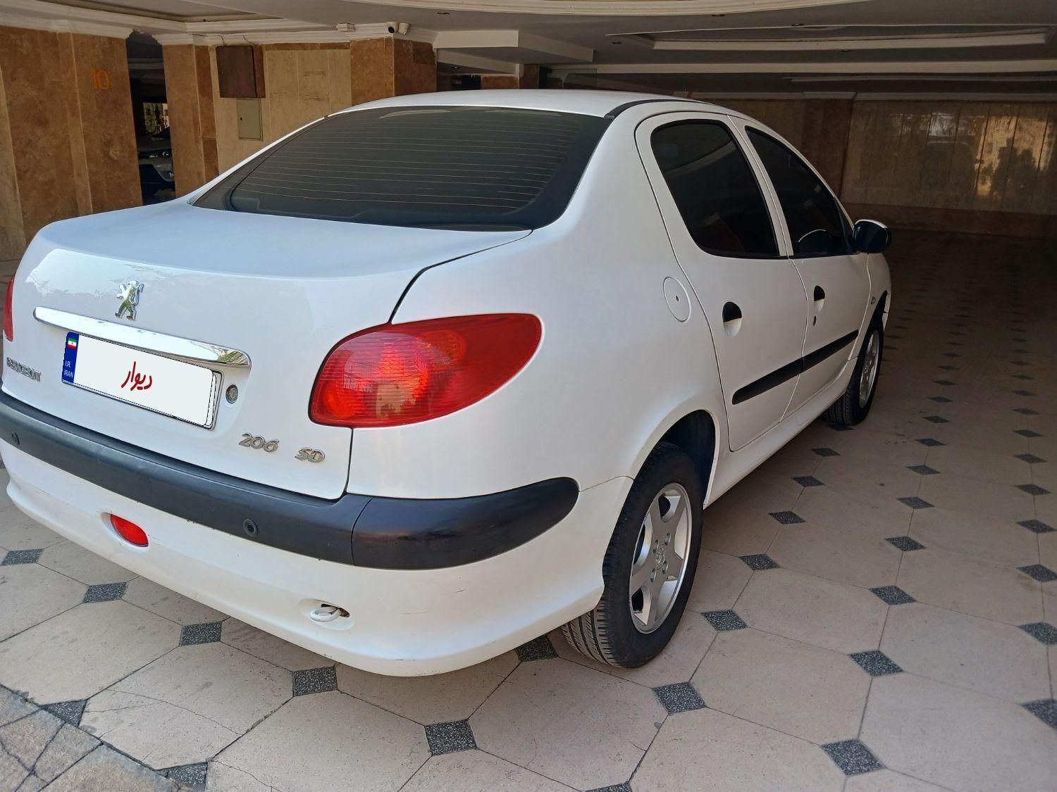 پژو ۲۰۶ صندوق دار v8 - 1397