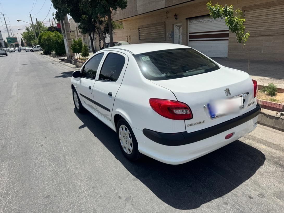 پژو ۲۰۶ صندوق دار v8 - 1390