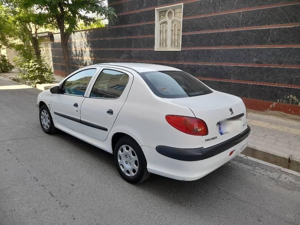 پژو ۲۰۶ صندوق دار v8 - 1397