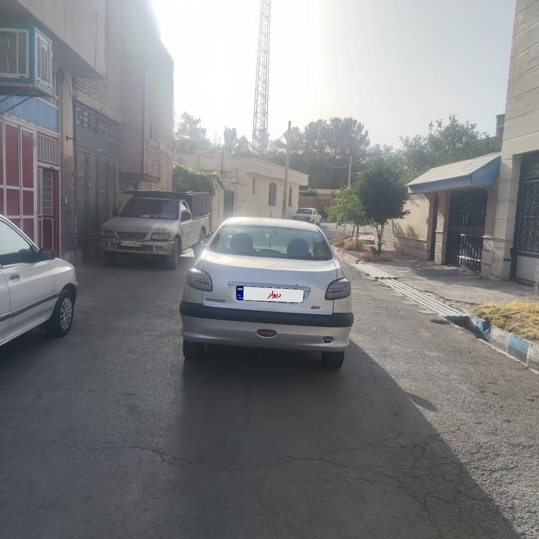 پژو ۲۰۶ صندوق دار v8 - 1385