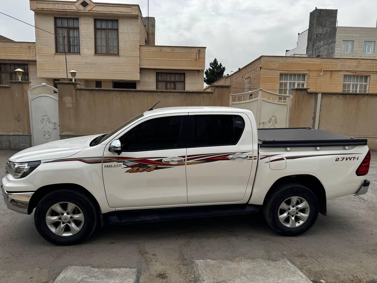 تویوتا کمری XLE - 2016