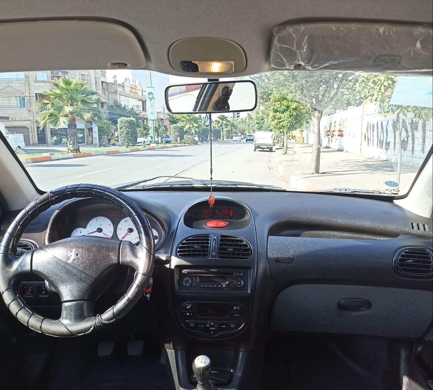 پژو ۲۰۶ صندوق دار v8 - 1396
