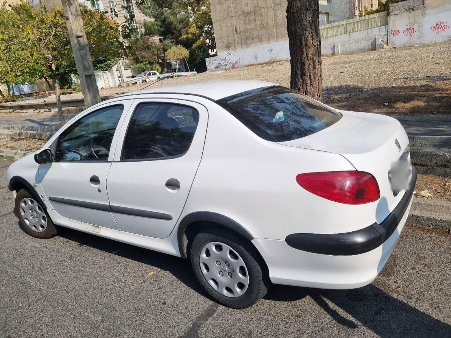 پژو ۲۰۶ صندوق دار v8 - 1399