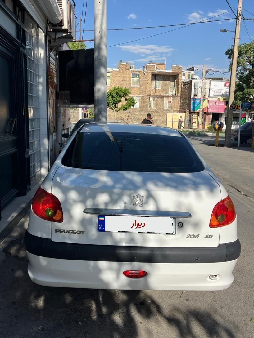 پژو ۲۰۶ صندوق دار v8 - 1393