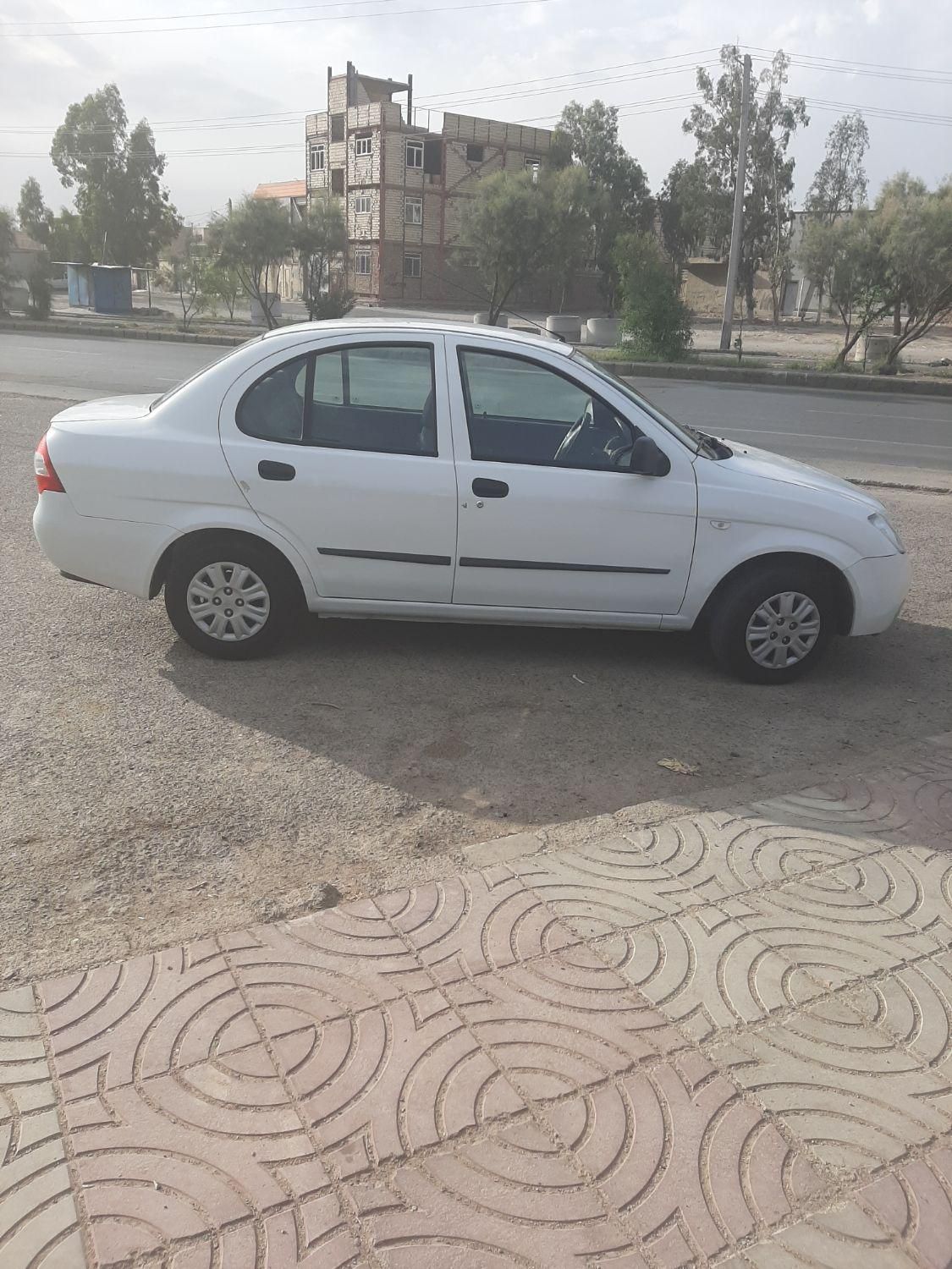 تیبا صندوق دار SX - 1400