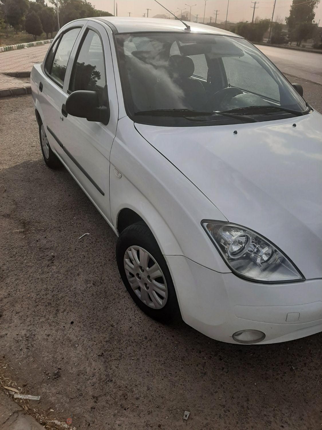تیبا صندوق دار SX - 1400