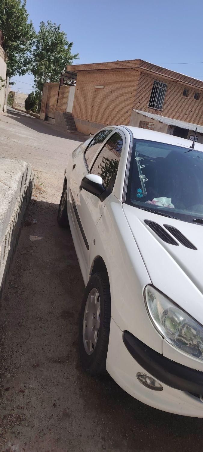 پژو ۲۰۶ صندوق دار v8 - 1390