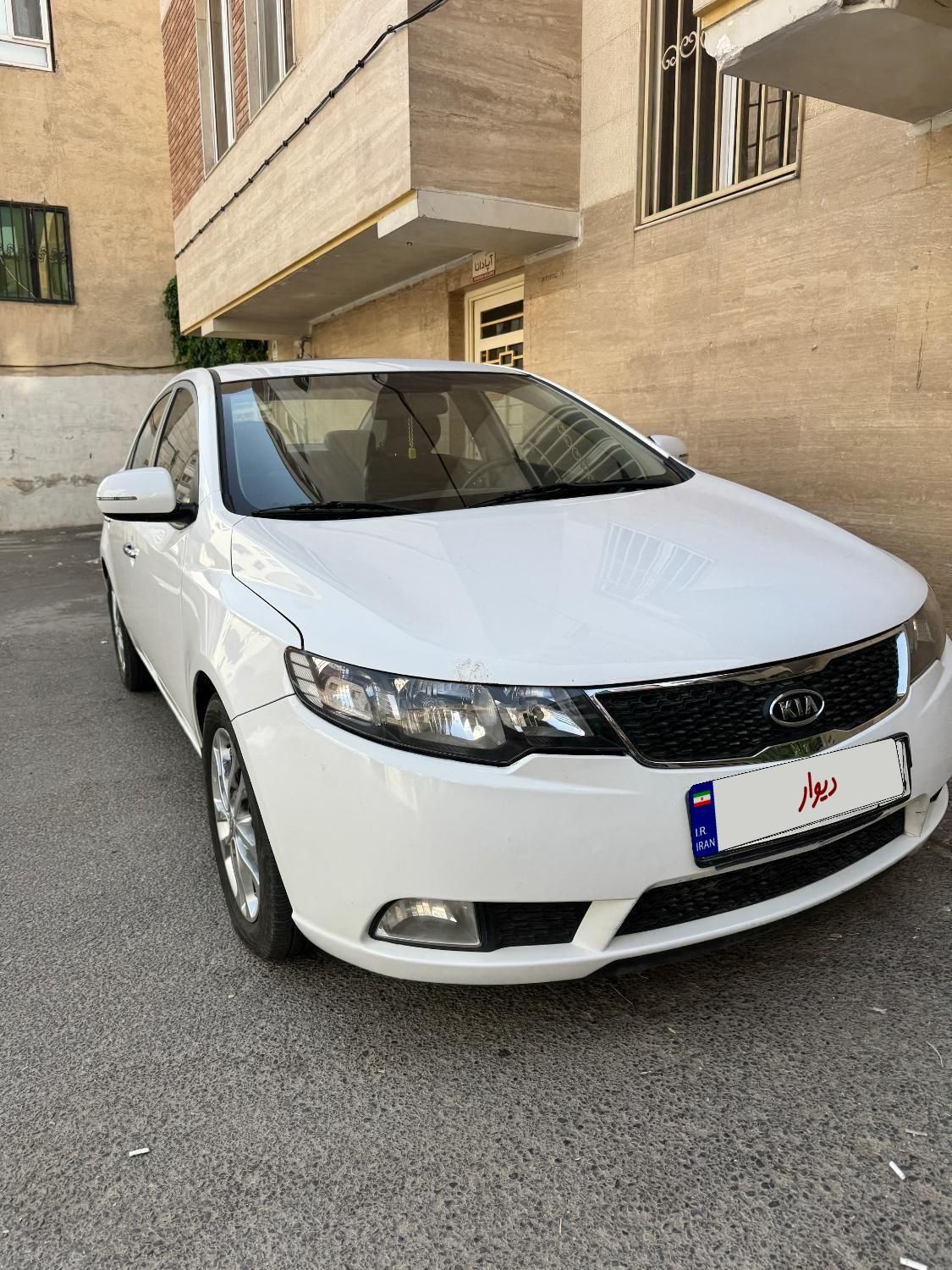 خودرو کیا، سراتو مونتاژ آگهی ann_18566819
