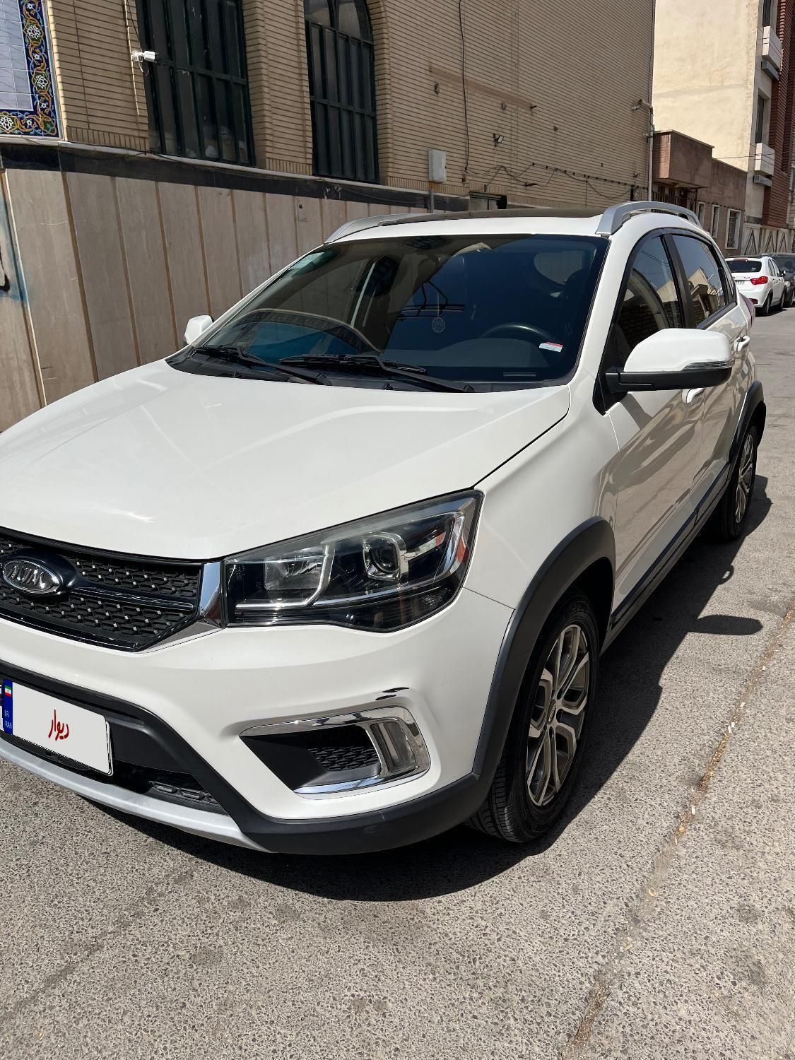 خودرو ام وی ام، X22 آگهی ann_18567791