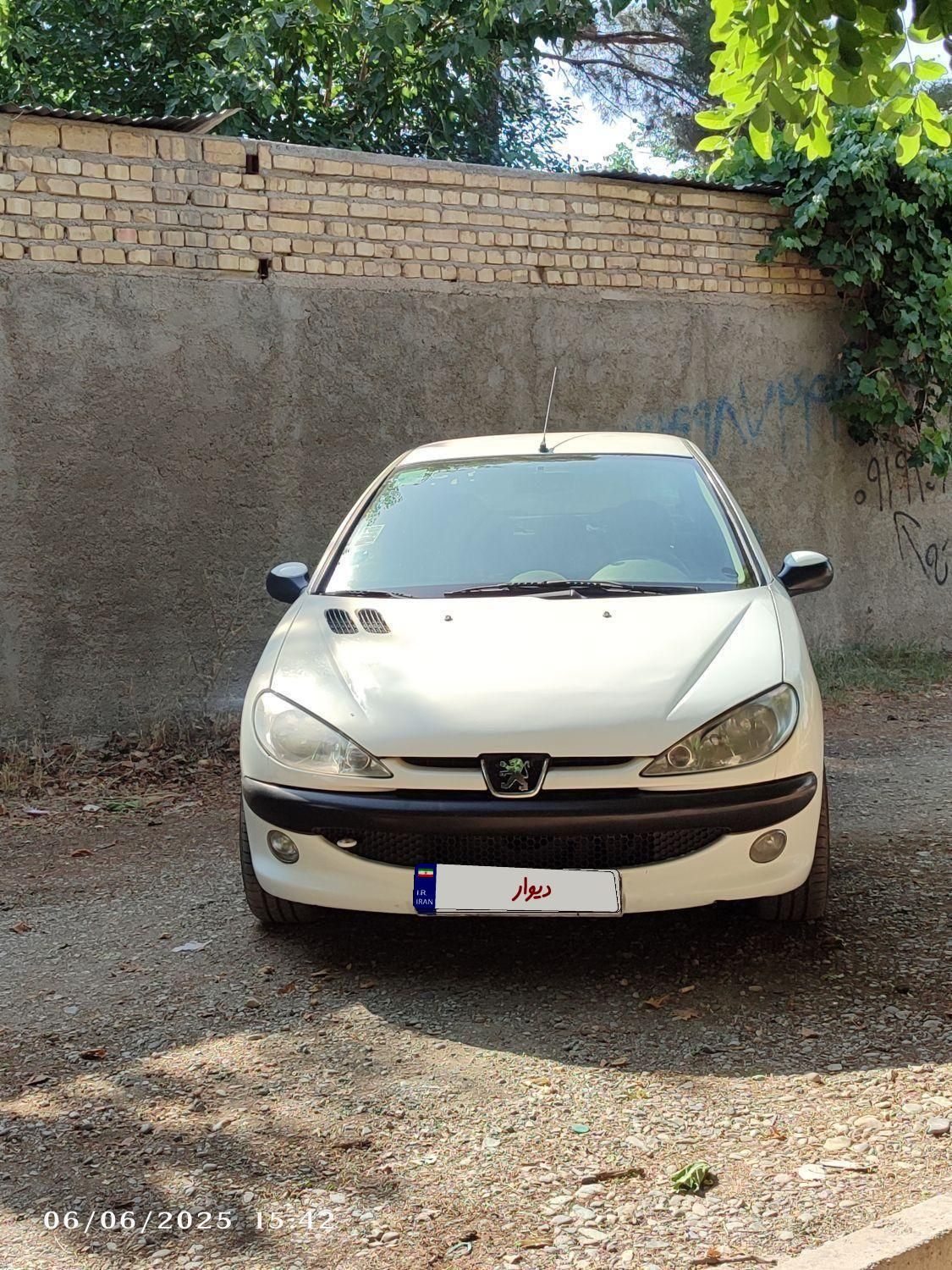 پژو ۲۰۶ صندوق دار v8 - 1393