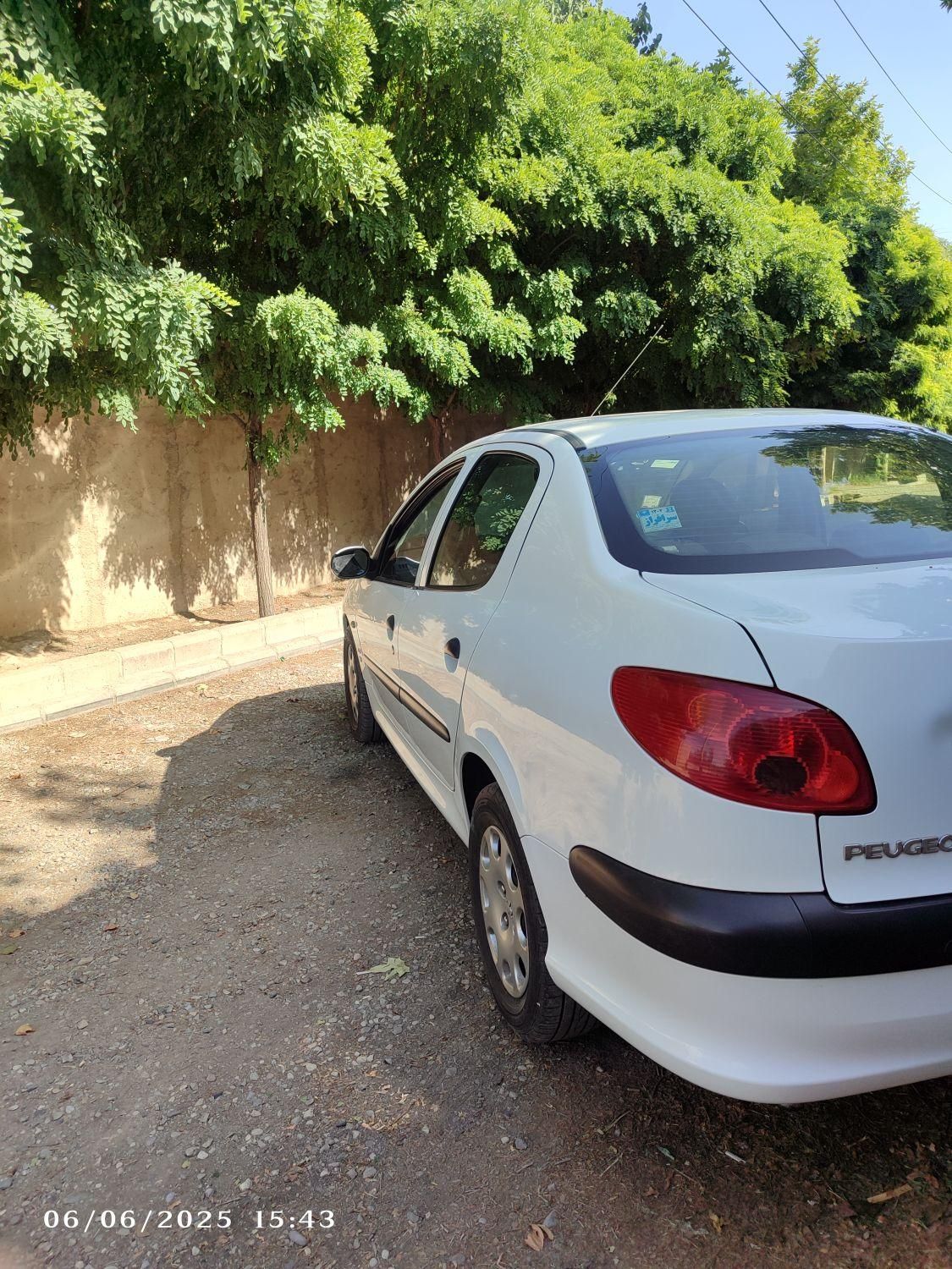 پژو ۲۰۶ صندوق دار v8 - 1393