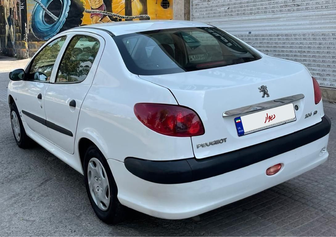 پژو ۲۰۶ صندوق دار v8 - 1390