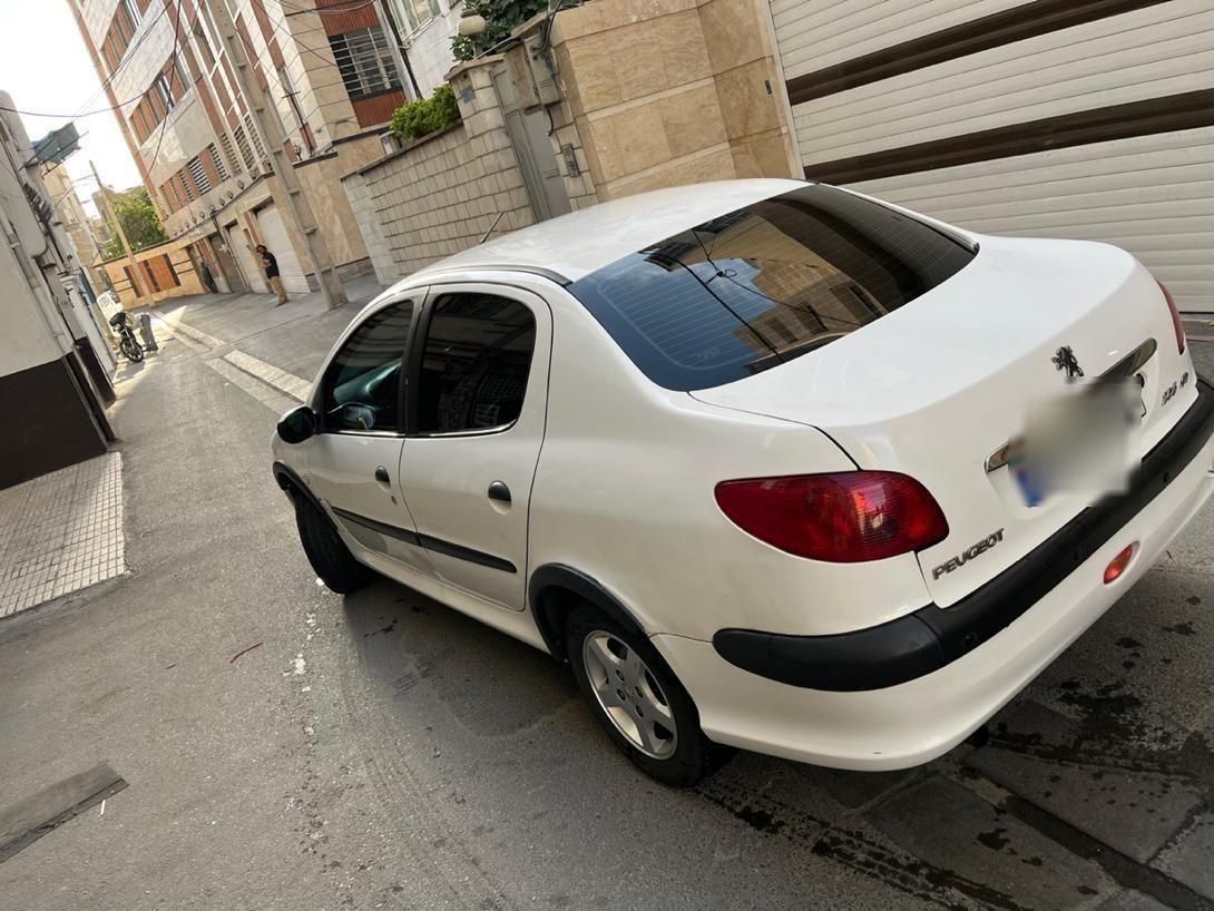پژو ۲۰۶ صندوق دار v8 - 1391