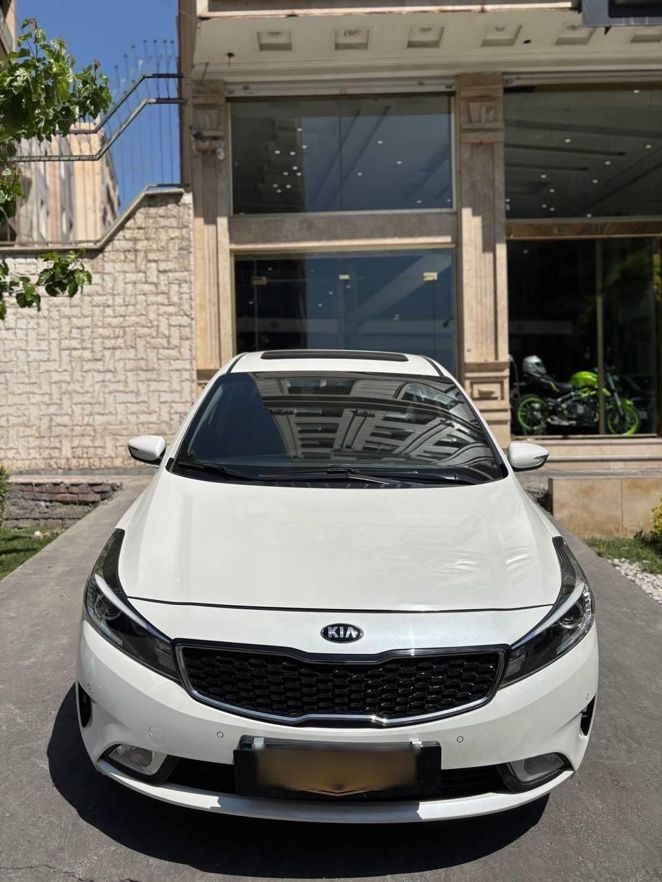 کیا سراتو 2.0 لیتر اتوماتیک GT لاین - 2017