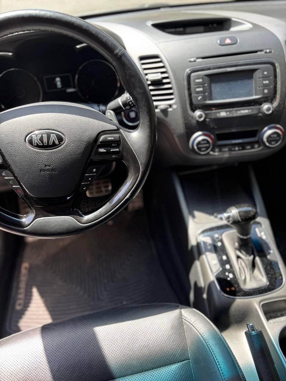 کیا سراتو 2.0 لیتر اتوماتیک GT لاین - 2017
