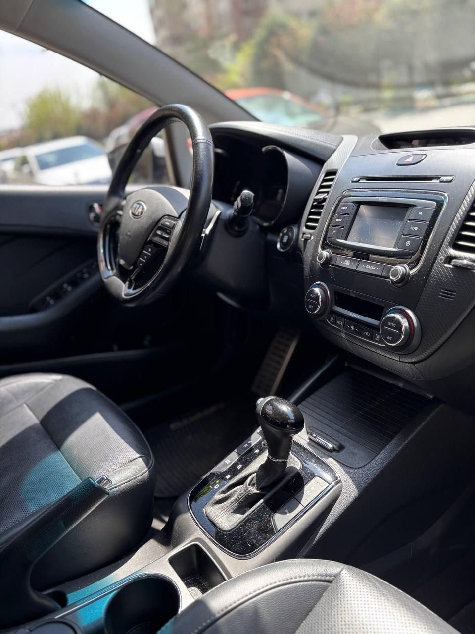 کیا سراتو 2.0 لیتر اتوماتیک GT لاین - 2017