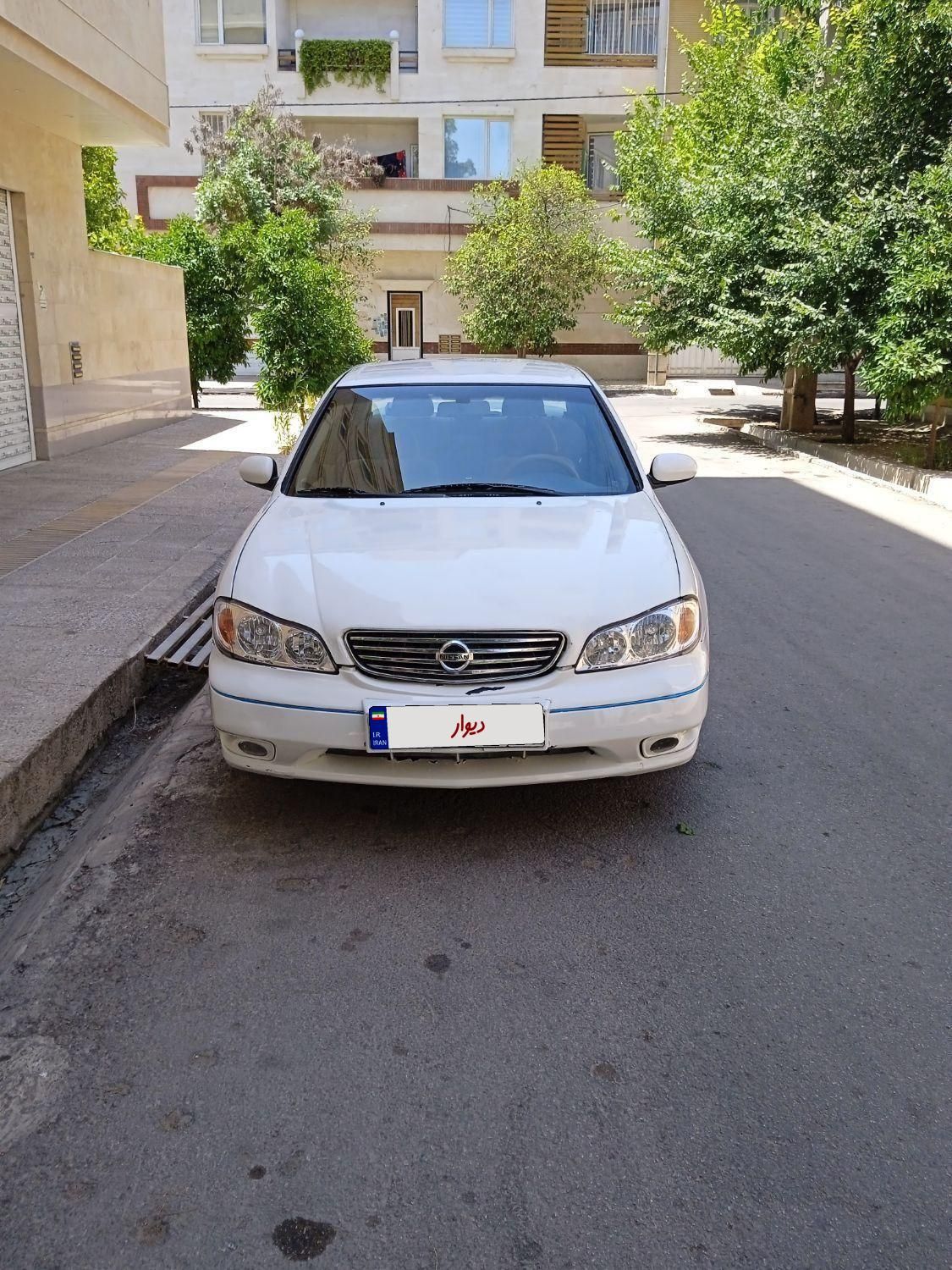 نیسان ماکسیما دنده‌ای - 2003
