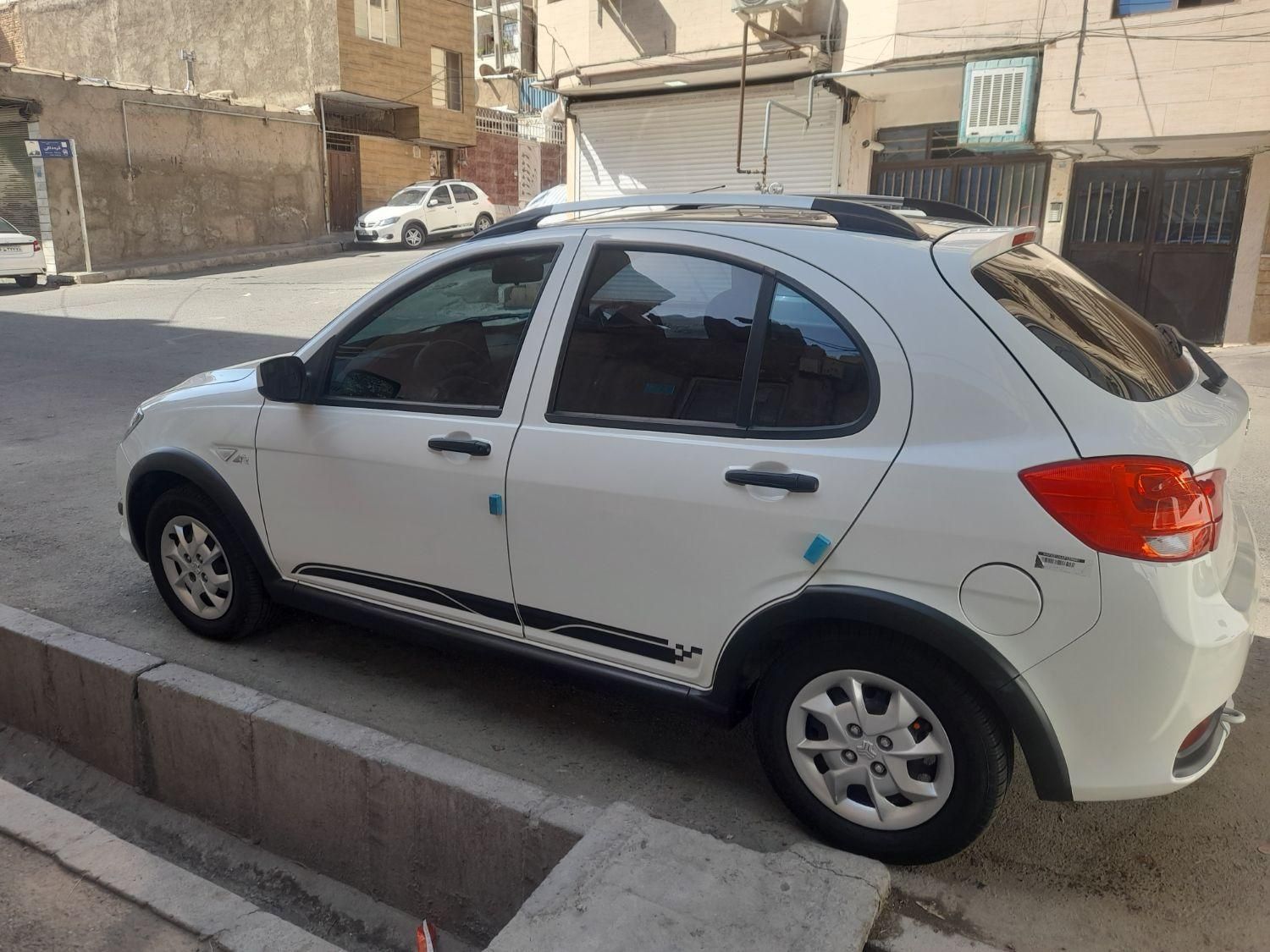 خودرو کوییک، R آگهی ann_18571491