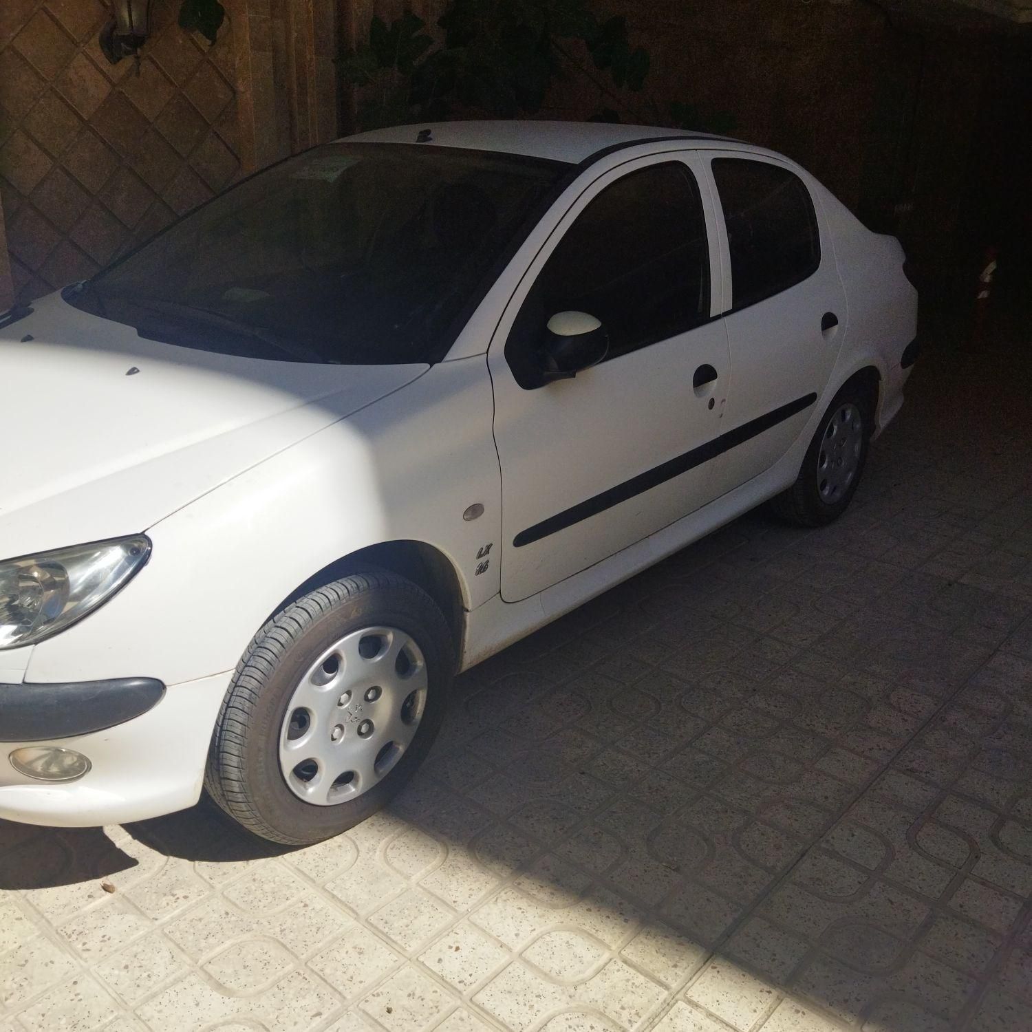 پژو ۲۰۶ صندوق دار v8 - 1399