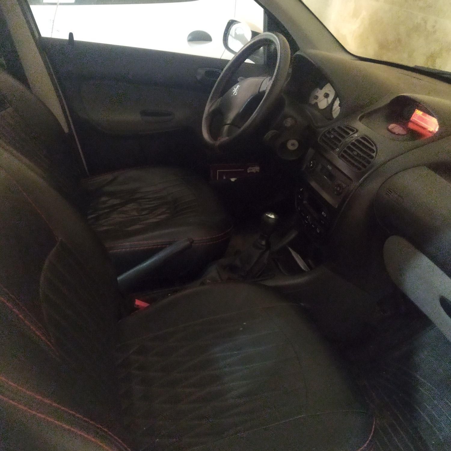پژو ۲۰۶ صندوق دار v8 - 1399