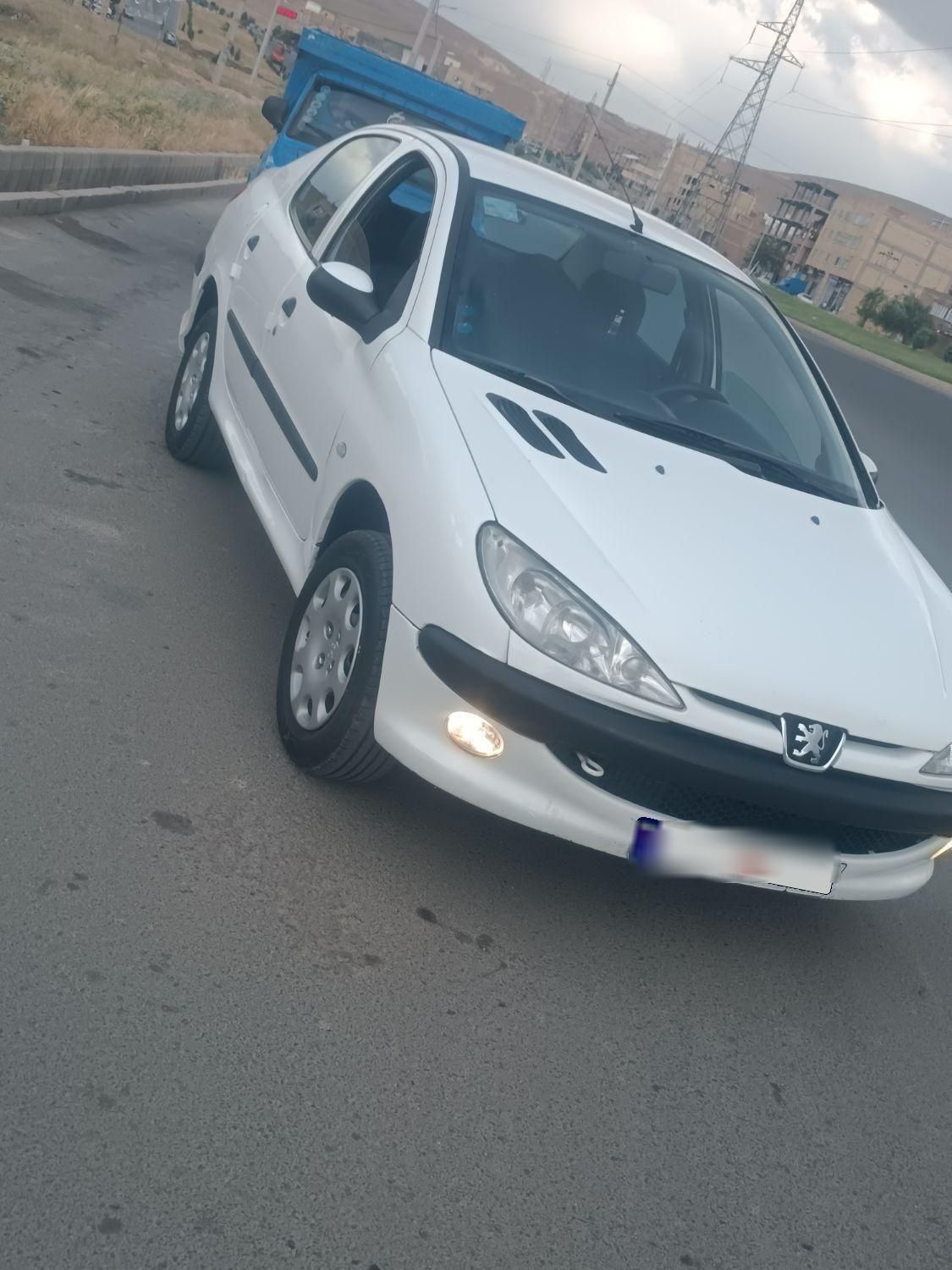 پژو ۲۰۶ صندوق دار v8 - 1391