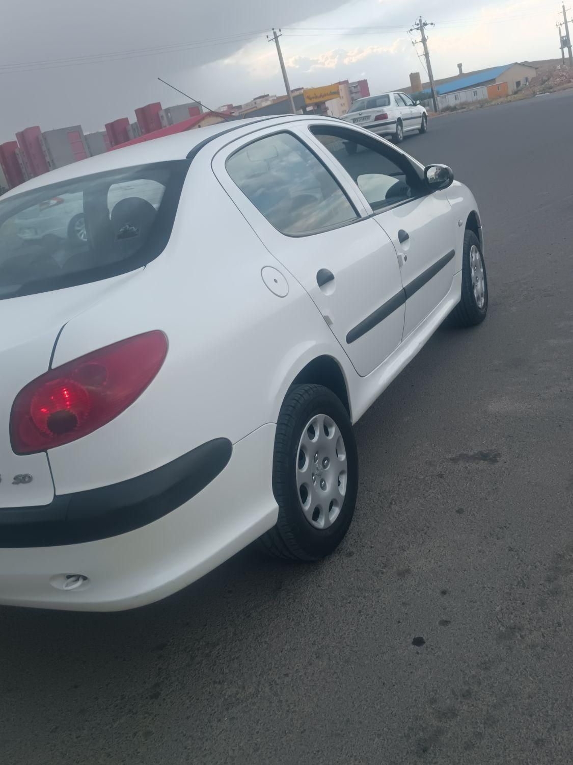 پژو ۲۰۶ صندوق دار v8 - 1391