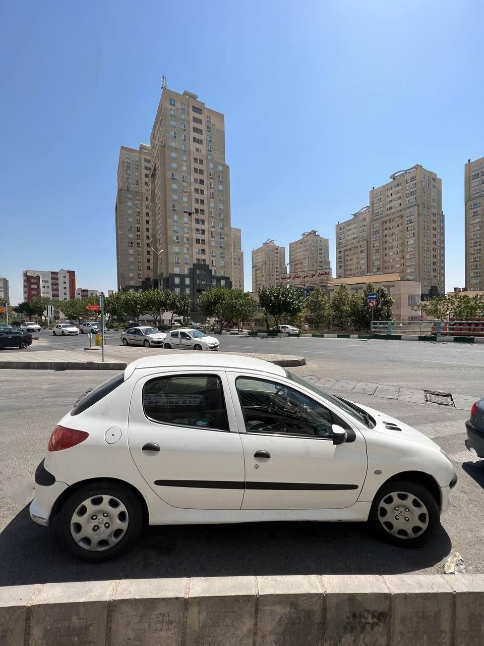 پژو 206 تیپ 5 - 1392