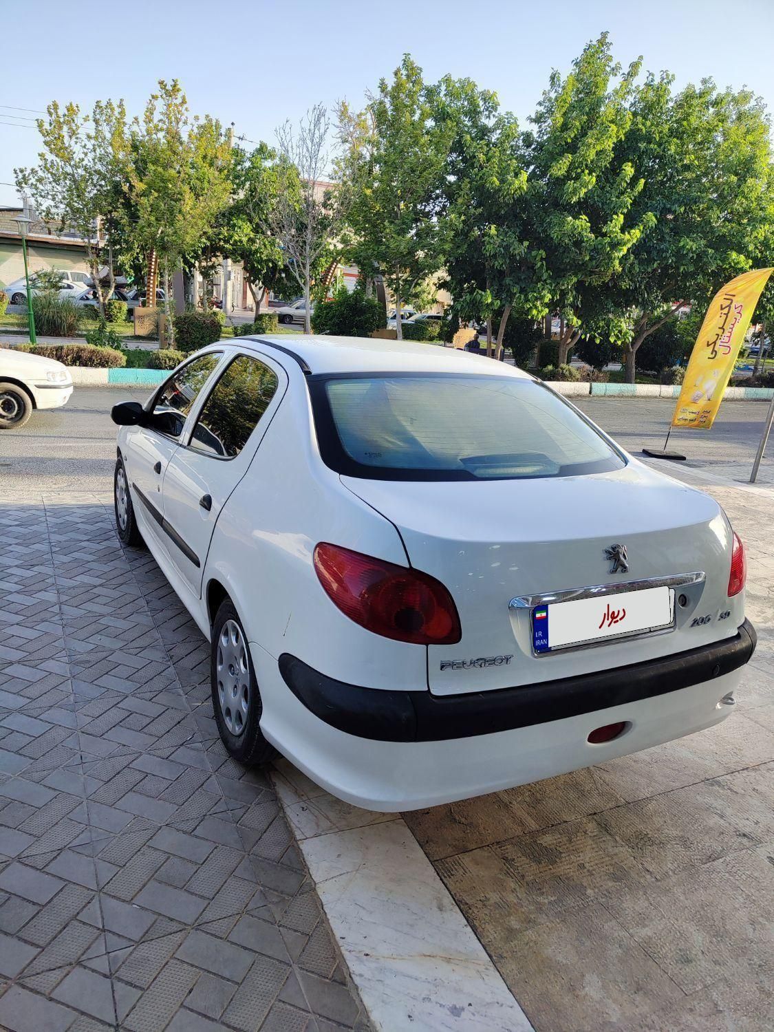 پژو ۲۰۶ صندوق دار v8 - 1394