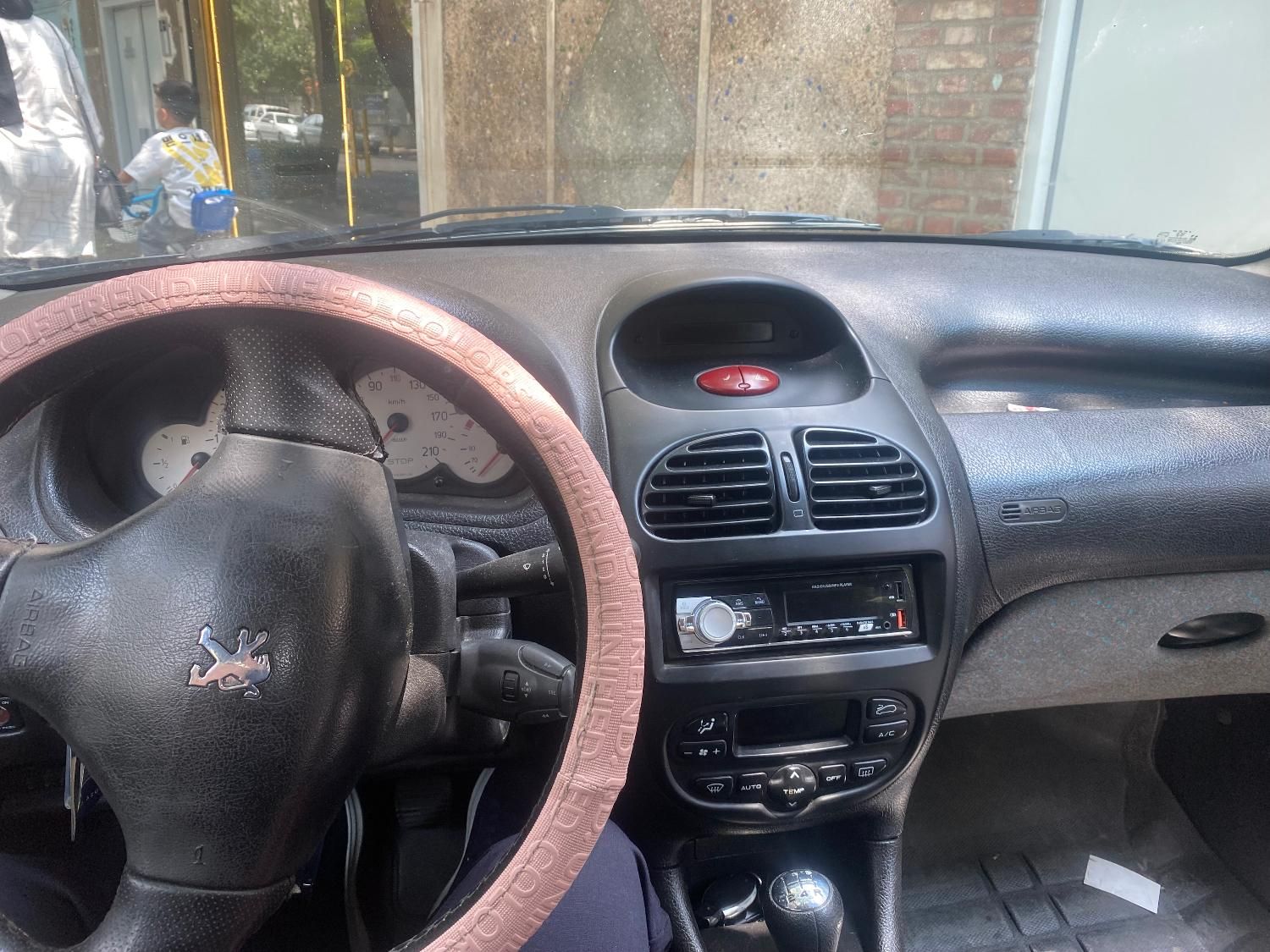 پژو ۲۰۶ صندوق دار v8 - 1386