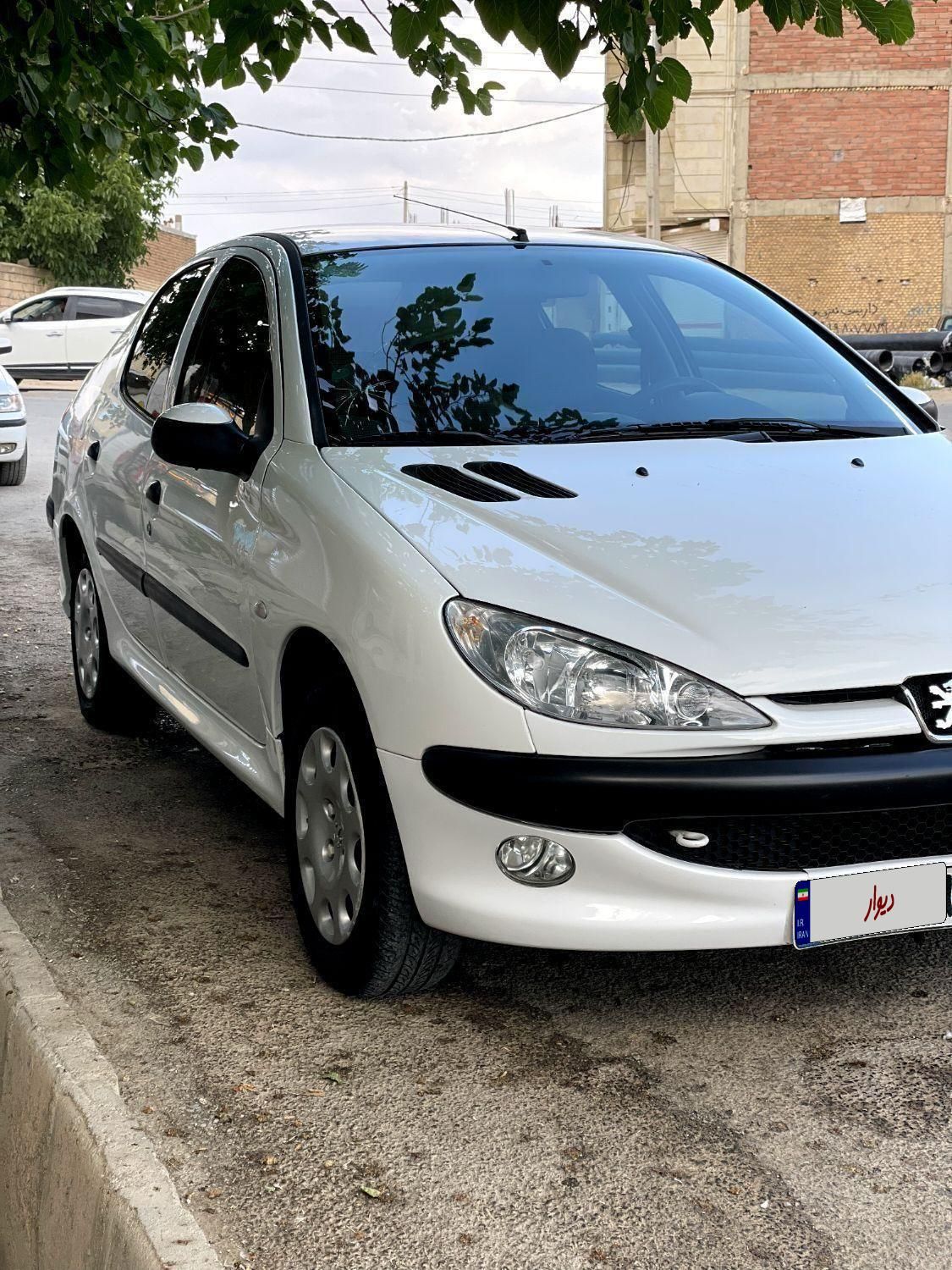 پژو ۲۰۶ صندوق دار v8 - 1393