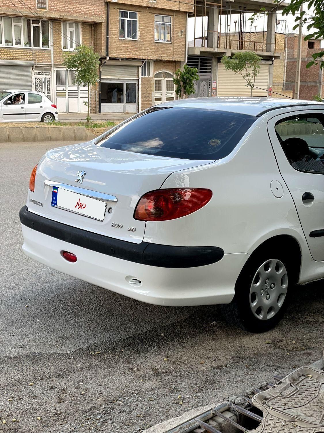 پژو ۲۰۶ صندوق دار v8 - 1393