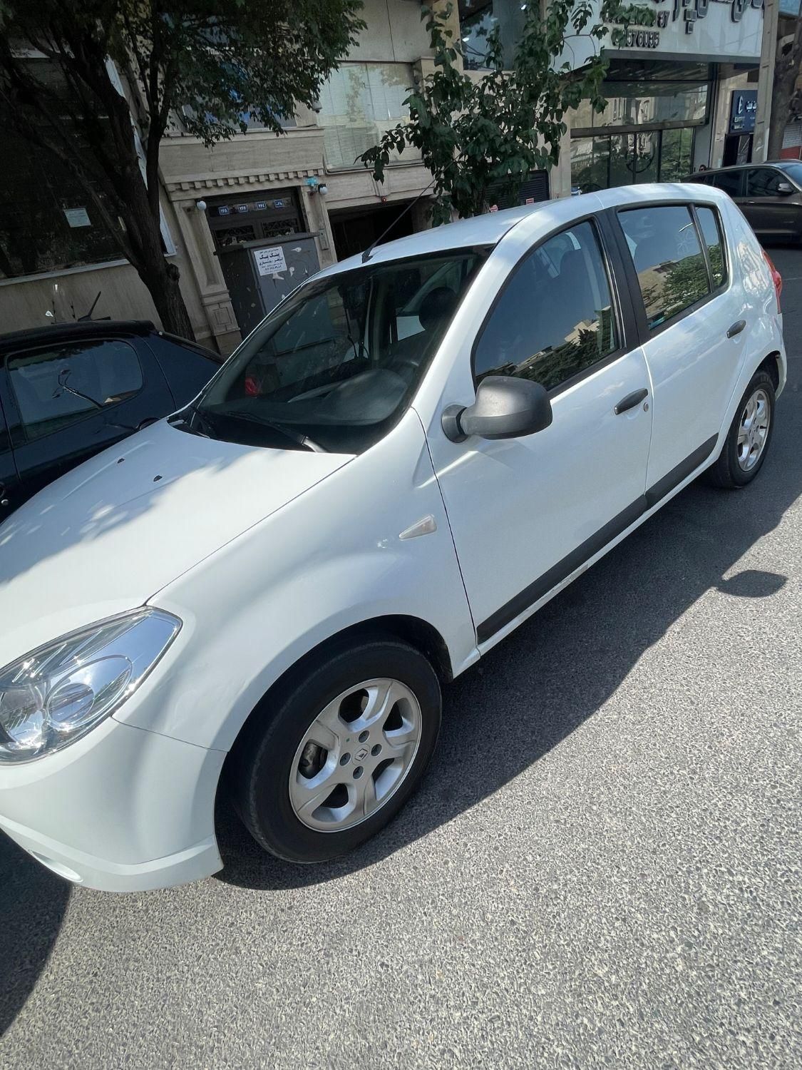 خودرو رنو، ساندرو آگهی ann_18574458