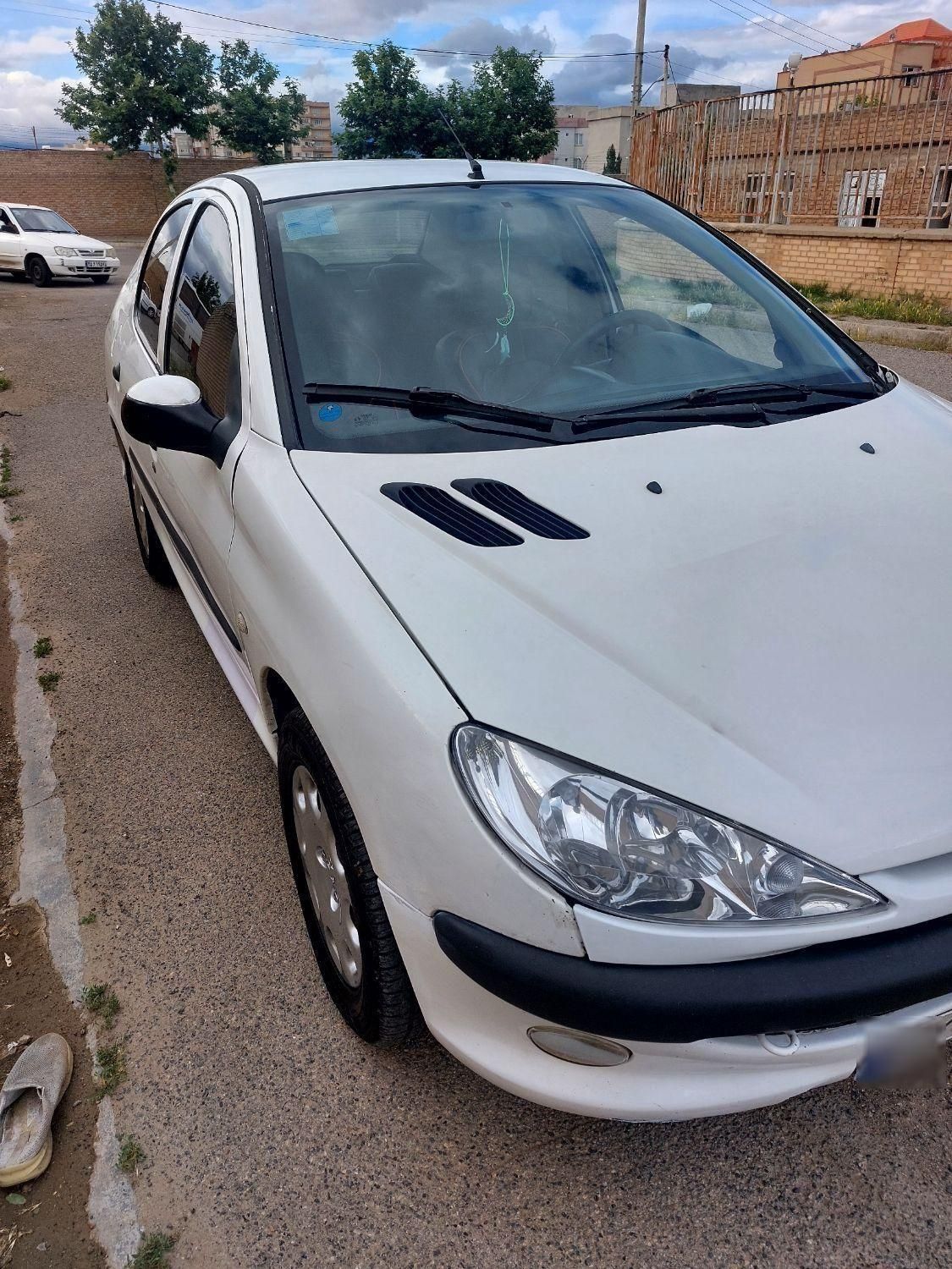 پژو ۲۰۶ صندوق دار v8 - 1396