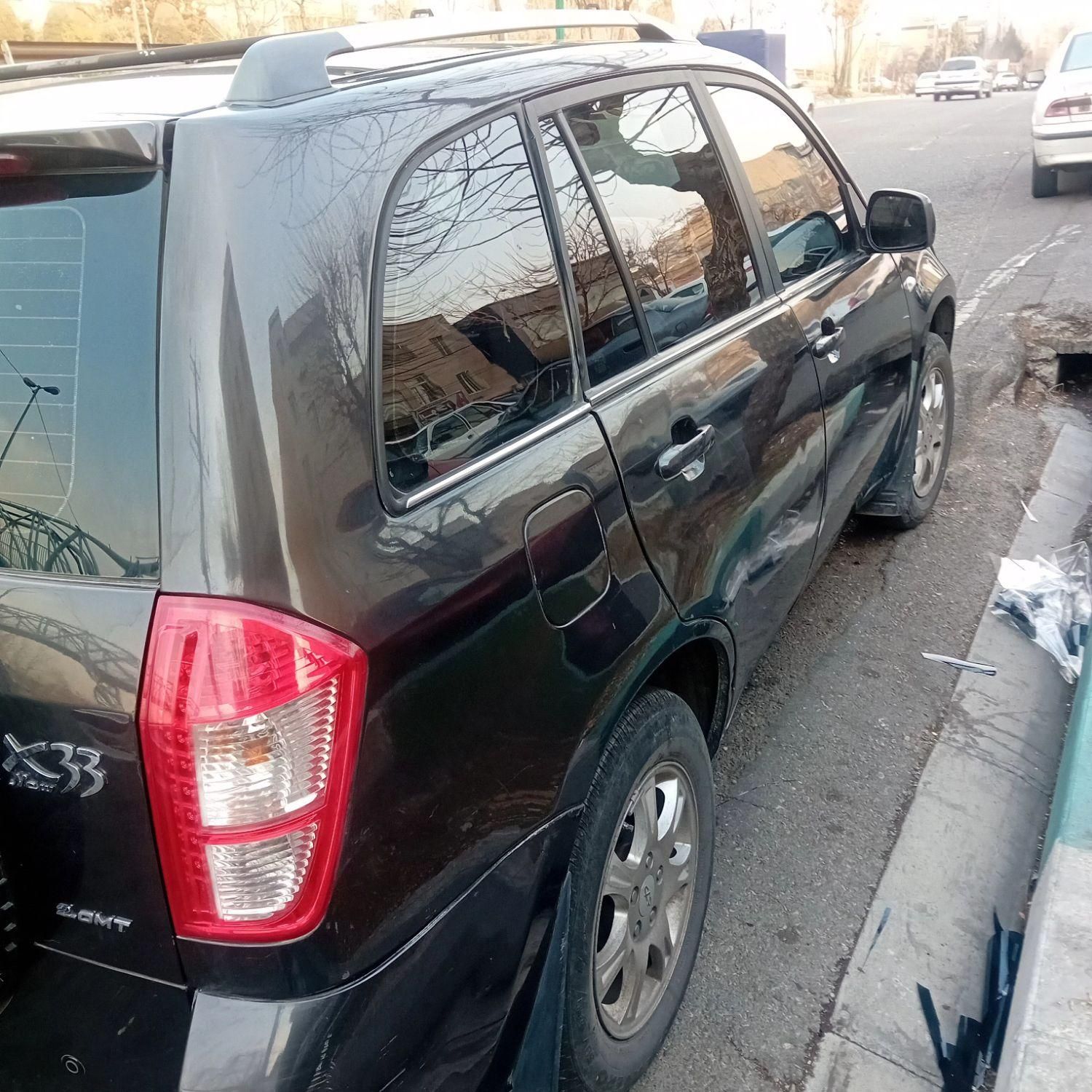 خودرو ام وی ام، X33 آگهی ann_18574547