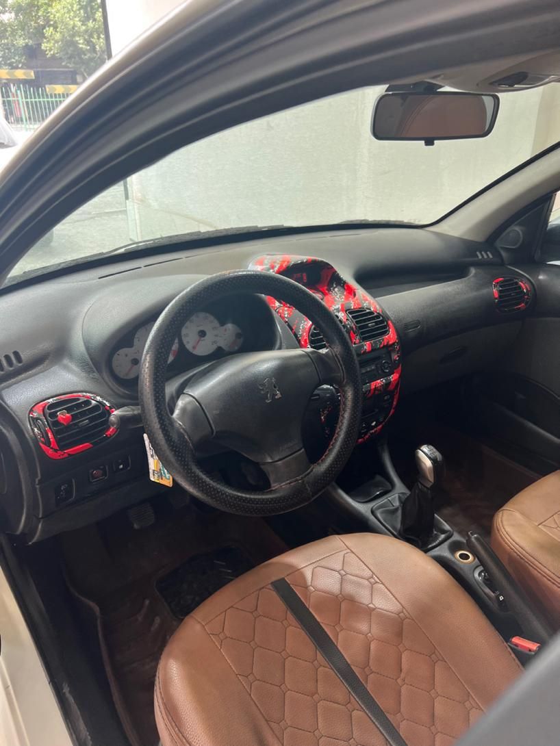 پژو ۲۰۶ صندوق دار v8 - 1395