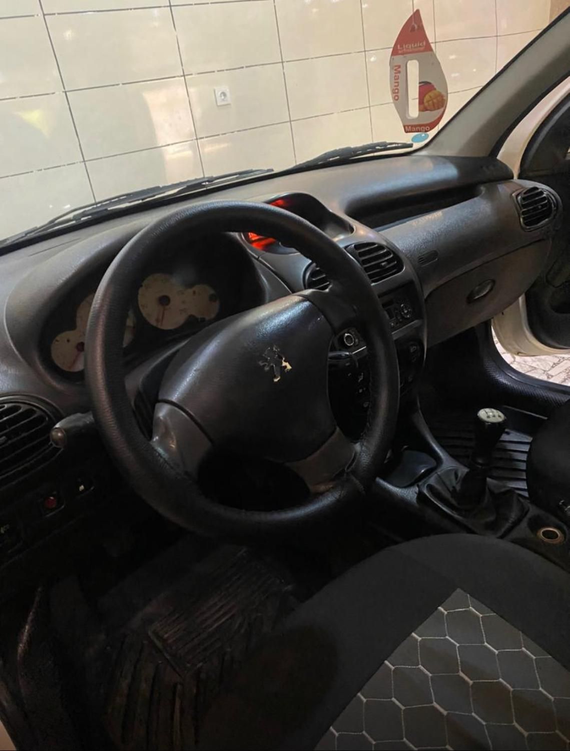 پژو ۲۰۶ صندوق دار v8 - 1396