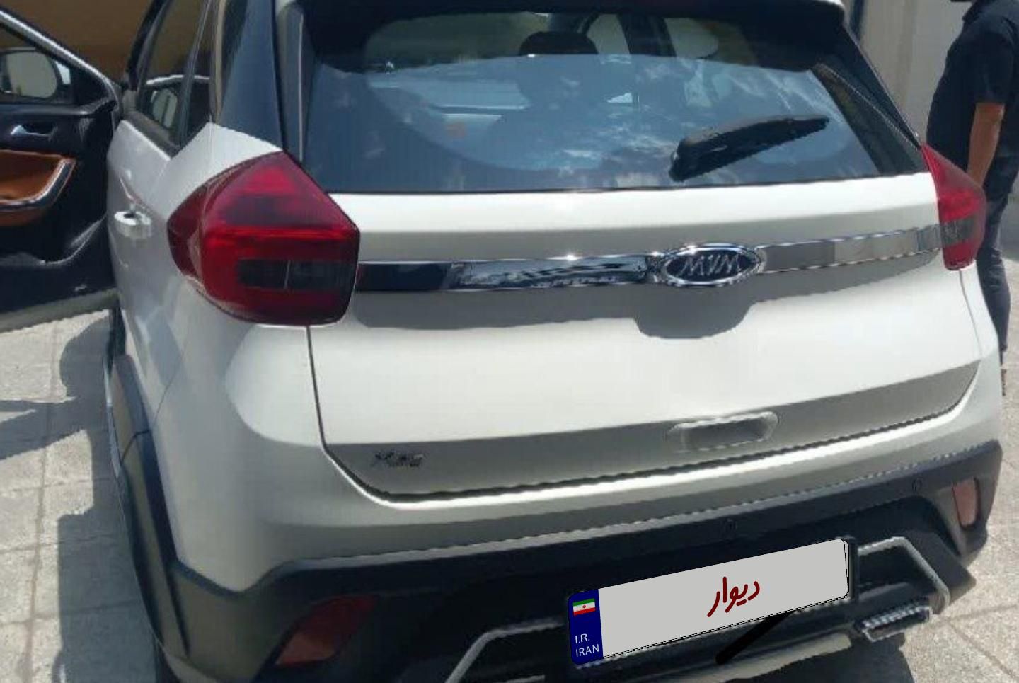 خودرو ام وی ام، X22 آگهی ann_18577878