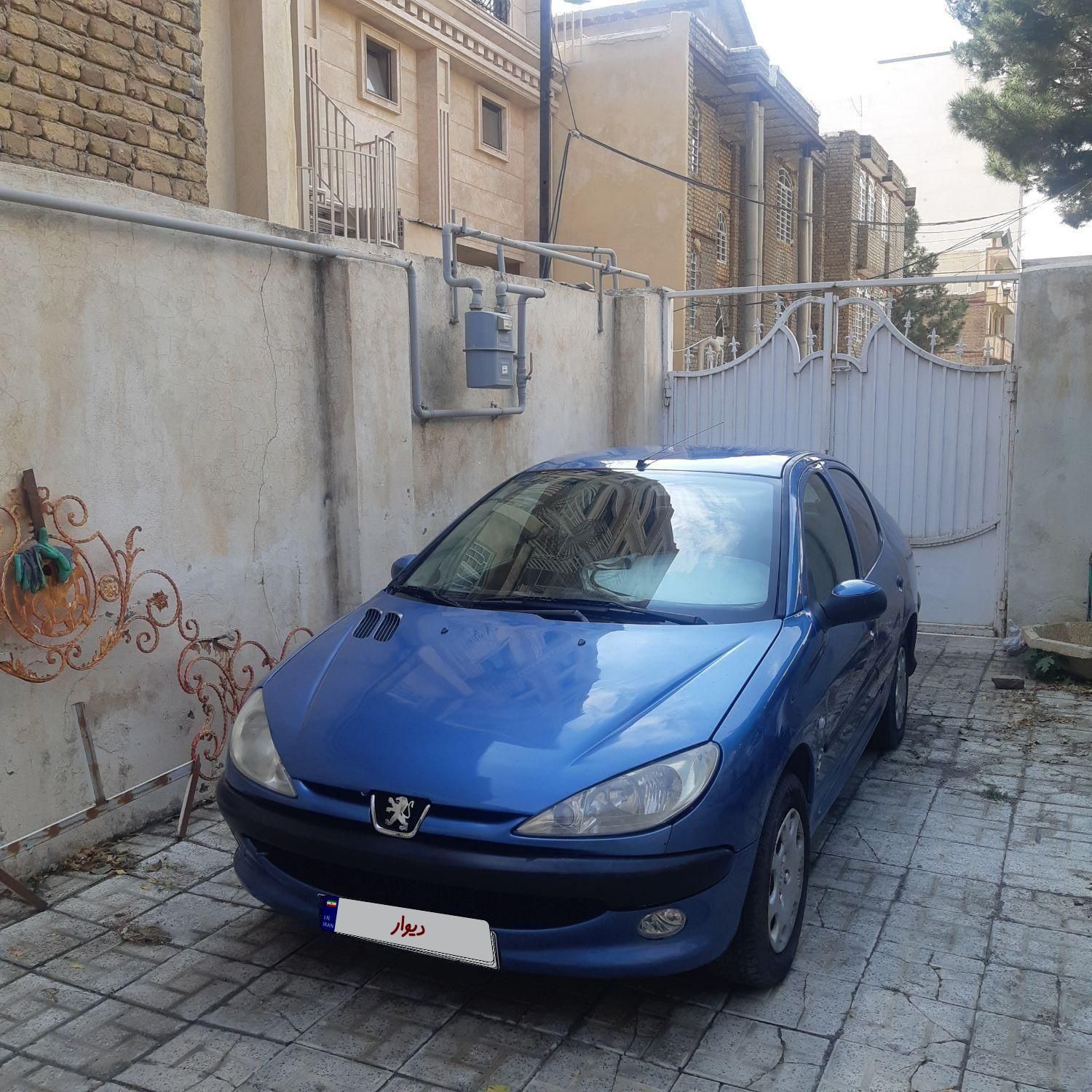 پژو ۲۰۶ صندوق دار v8 - 1393