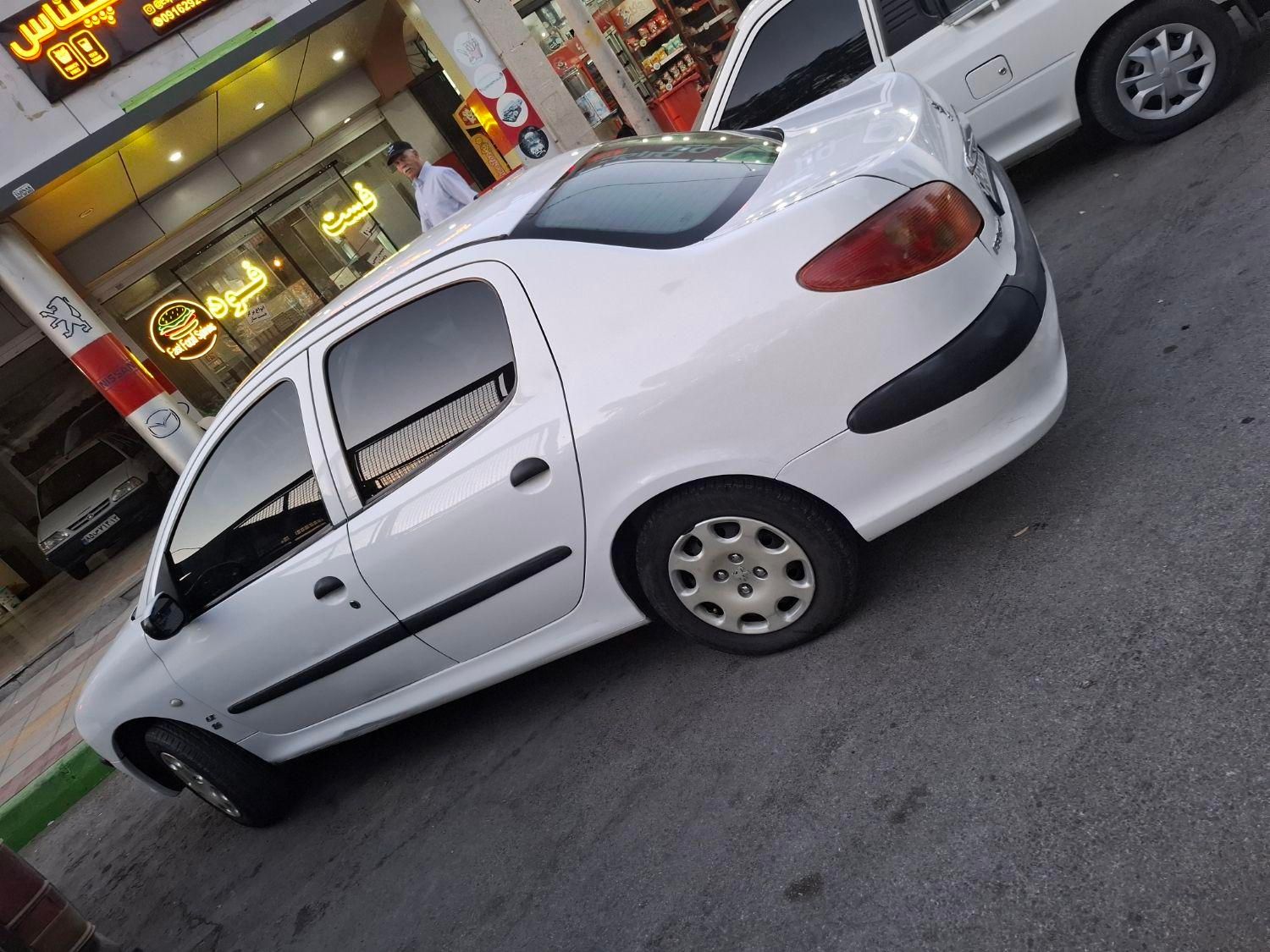 پژو ۲۰۶ صندوق دار v8 - 1392