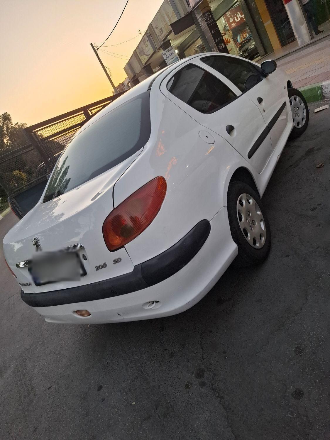 پژو ۲۰۶ صندوق دار v8 - 1392