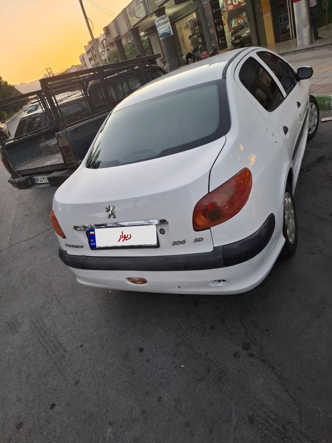پژو ۲۰۶ صندوق دار v8 - 1392
