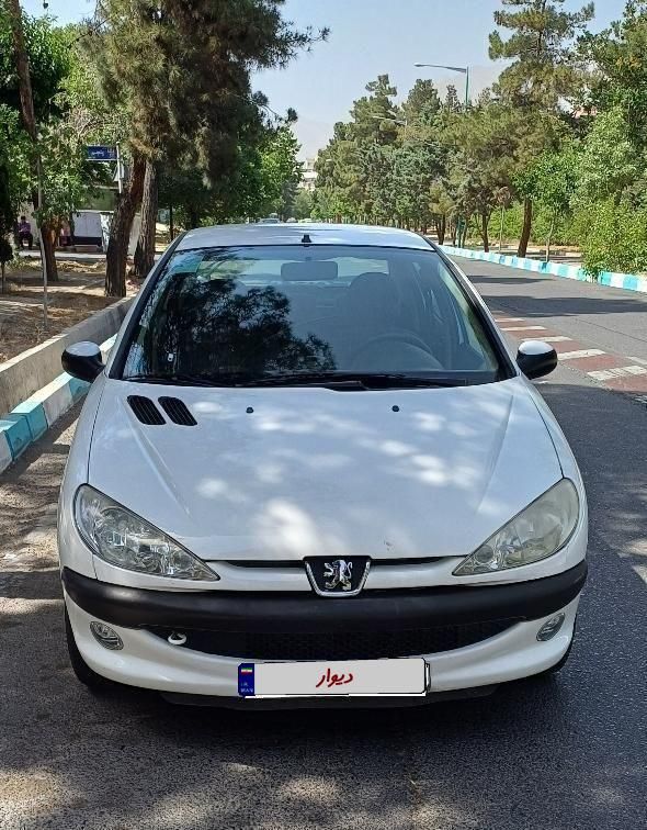 پژو ۲۰۶ صندوق دار v8 - 1395